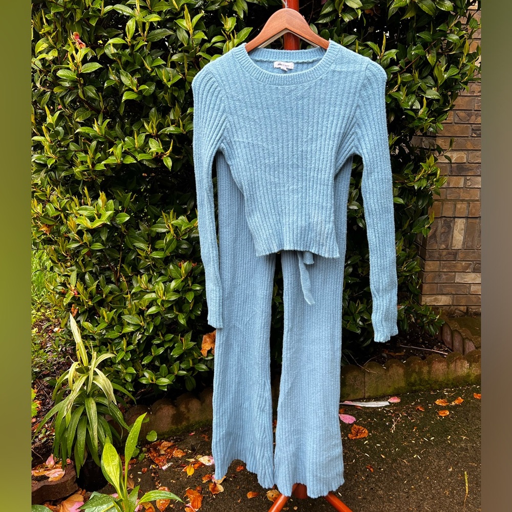 Two piece Blue Comfy Lounging set